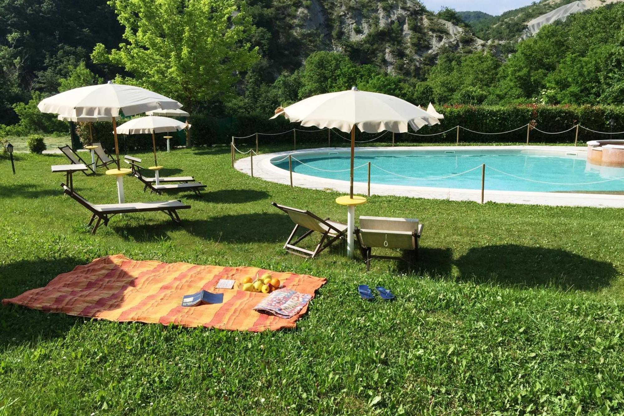 Apecchio Relais Valguerrieraゲストハウス エクステリア 写真
