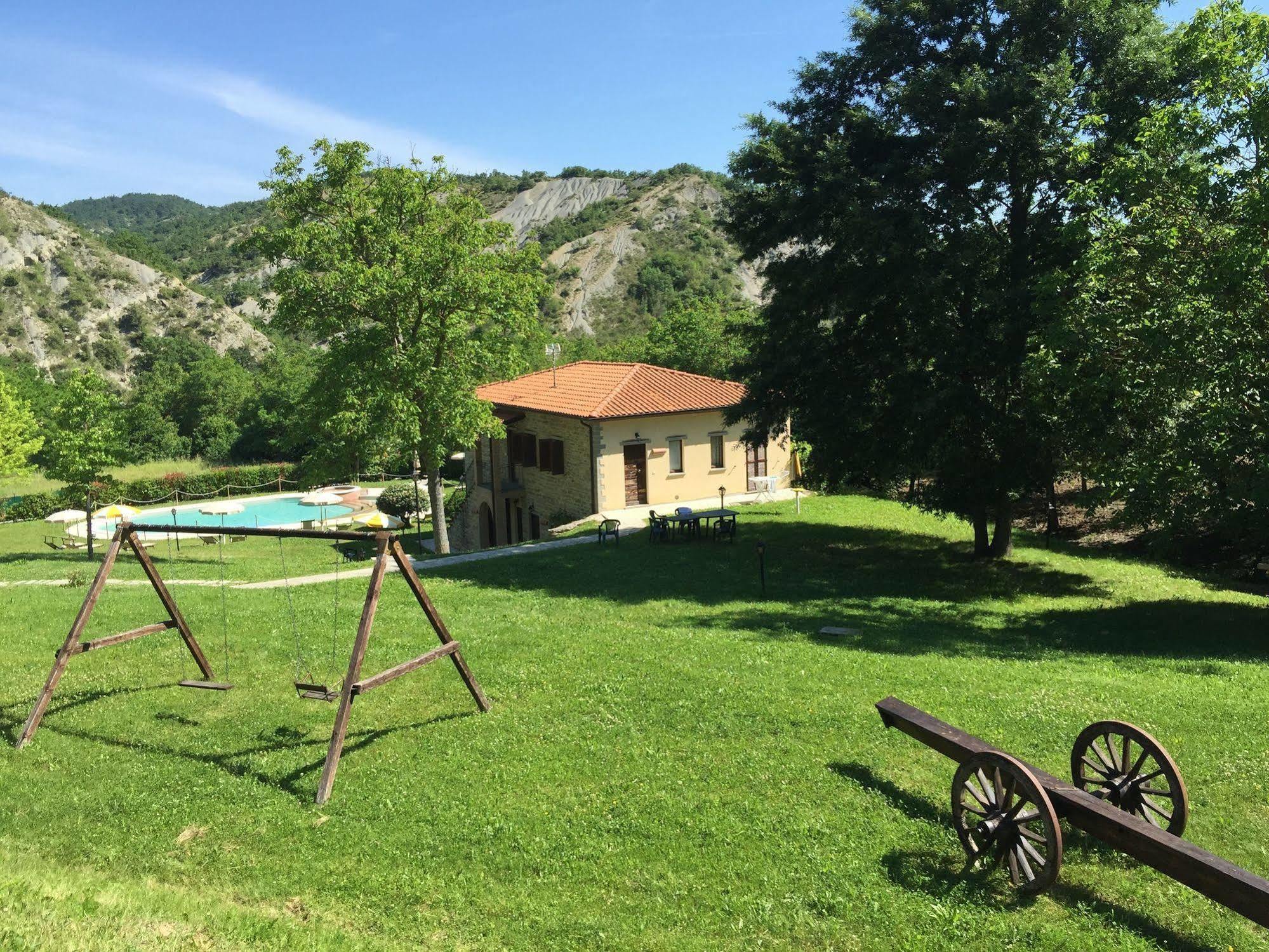Apecchio Relais Valguerrieraゲストハウス エクステリア 写真